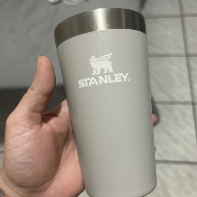 Copo térmico stanley pint adventure 354ml